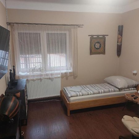 Feher Galamb Apartman Gyál Eksteriør billede